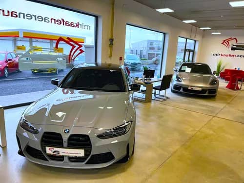 MKAA Showroom Roost - BMW und Porsche im Beratungsbereich
