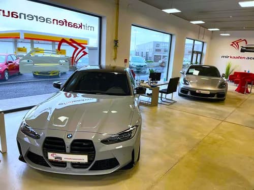 MKAA Showroom Roost - BMW und Porsche im Beratungsbereich